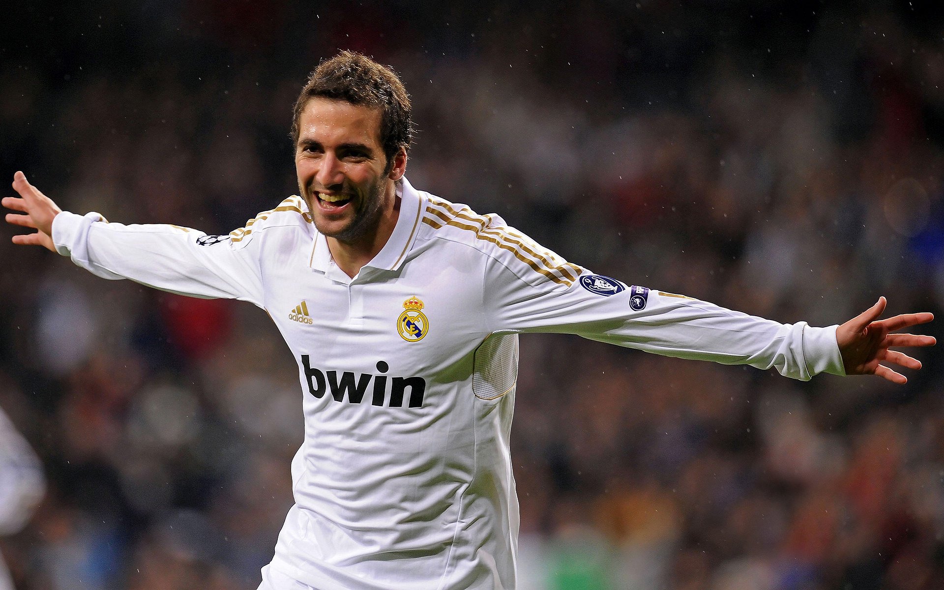 “意甲联赛精彩不断，年轻球员闪耀赛场”，意甲联赛球星